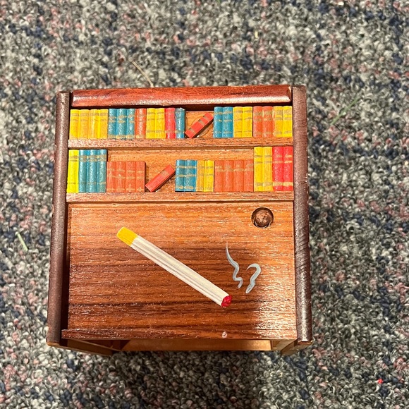 Wooden Cigarette dispenser Miniature Bookshelf with Dog that delivers the cig - Picture 1 of 4